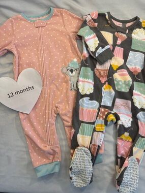 Carter's - pair of soft fleece Footed sleepers